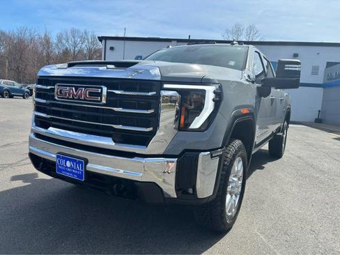 Used 2024 GMC Sierra 2500 SLE image 2