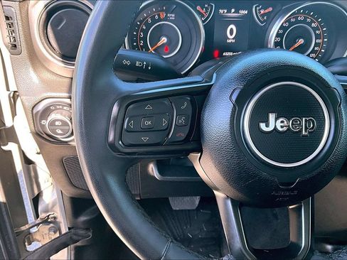 Used 2023 Jeep Gladiator Sport AWD/4WD image 19
