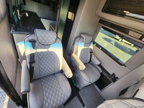 Used 2020 Mercedes-Benz Sprinter 3500 image 13