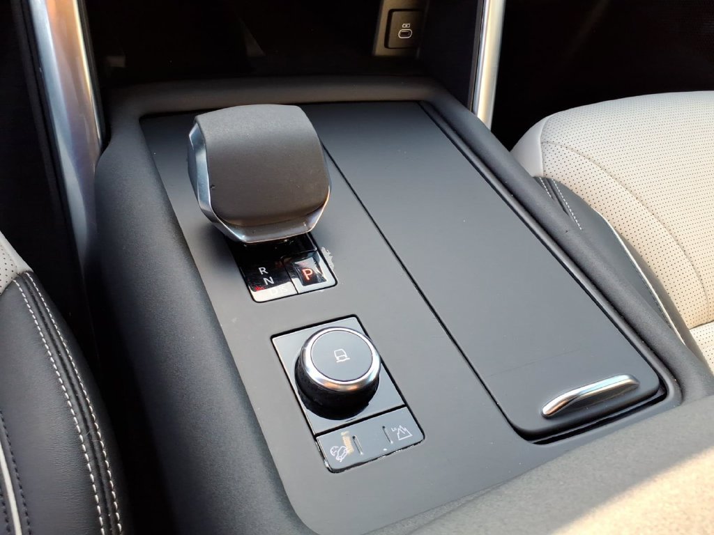 Used 2022 Land Rover Discovery HSE R-Dynamic AWD/4WD image 22