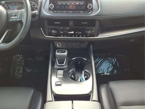 Used 2023 Nissan Rogue SV w/ SV Premium B Package FWD image 10