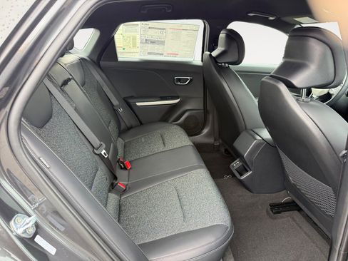 New 2025 Kia K4 GT-Line image 17