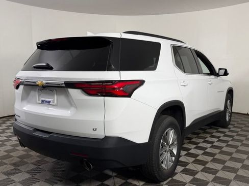 Used 2023 Chevrolet Traverse LT FWD image 9