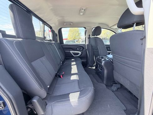 Used 2018 Nissan Titan SV w/ SV Convenience Package image 23