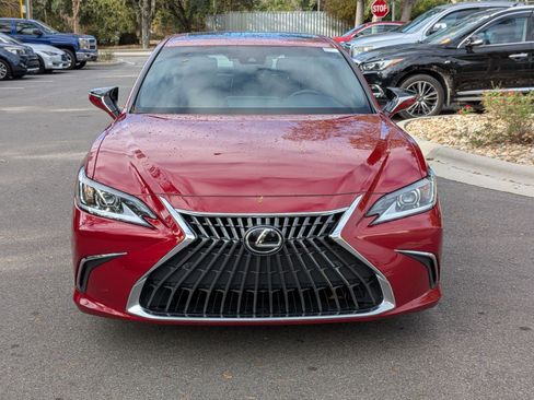 Used 2024 Lexus ES 350 w/ Premium Package image 8