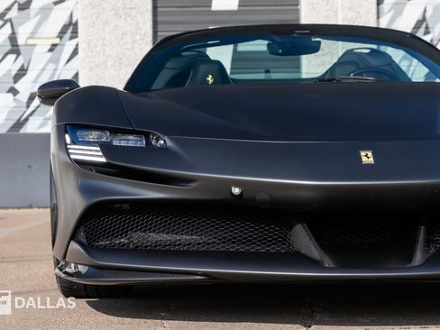 Used 2025 Ferrari SF90 Spider image 4