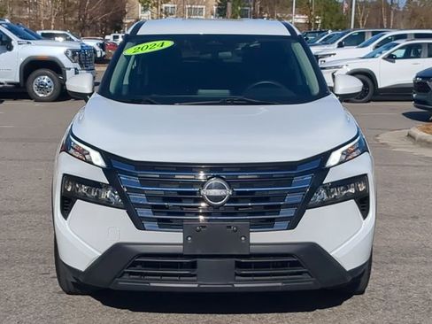 Used 2024 Nissan Rogue SV image 11