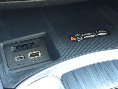 Used 2024 Buick Enclave Essence w/ LPO, Floor Liner Package image 21