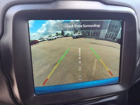 Used 2022 Jeep Renegade Latitude w/ Convenience Group AWD/4WD image 12