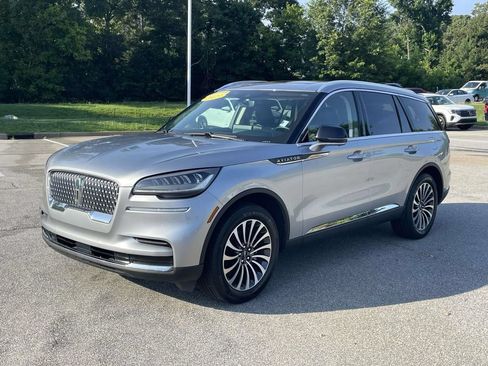 Used 2023 Lincoln Aviator Reserve AWD/4WD image 3