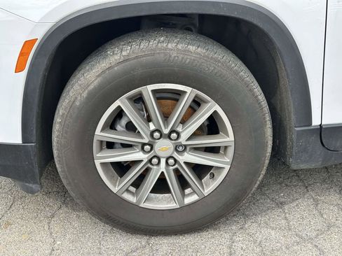 Used 2023 Chevrolet Traverse LT image 10