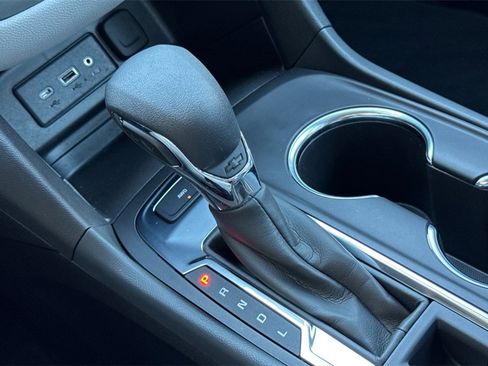 Used 2024 Chevrolet Equinox LS image 28