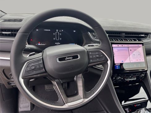 New 2025 Jeep Grand Cherokee L Limited w/ Black Appearance Package image 16