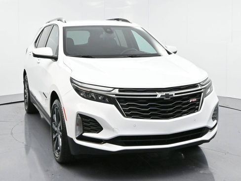 Used 2023 Chevrolet Equinox RS FWD image 2