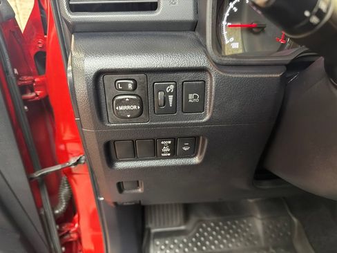 Used 2022 Toyota 4Runner SR5 Premium w/ Moonroof Package RWD image 23