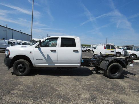 Used 2022 RAM 3500 Tradesman RWD image 6
