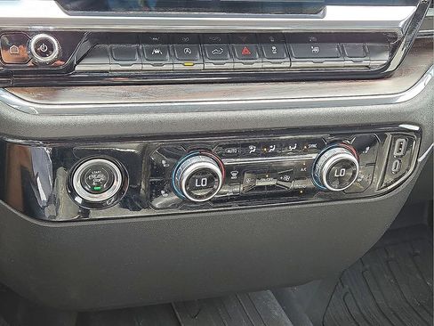 Used 2024 GMC Sierra 1500 SLT image 28