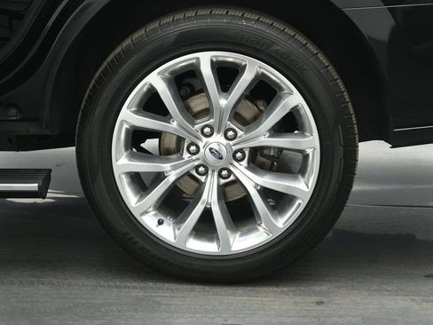 Used 2019 Ford Expedition Platinum RWD image 27