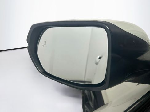 Used 2018 Honda CR-V Touring image 16