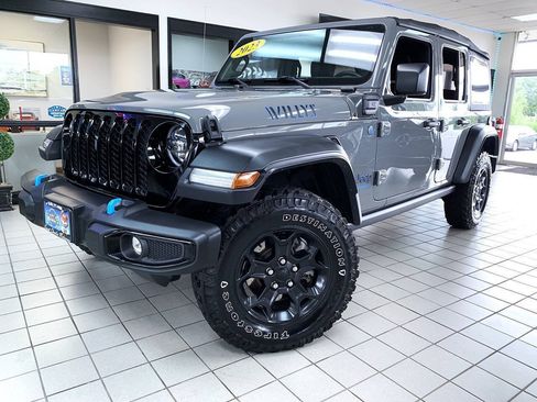 Used 2023 Jeep Wrangler Unlimited w/ Cold Weather Group AWD/4WD image 2