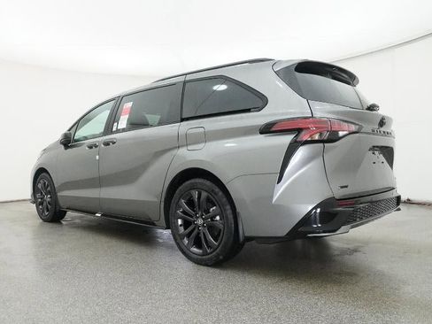 New 2026 Toyota Sienna XSE image 21