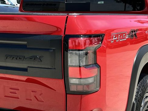 Used 2025 Nissan Frontier PRO-4X w/ Pro Convenience Package AWD/4WD image 7