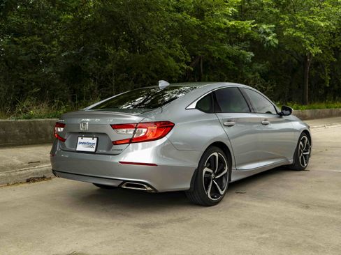 Used 2019 Honda Accord Sport image 9