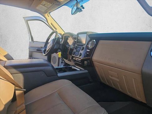 Used 2016 Ford F250 Lariat w/ Lariat Interior Package image 14