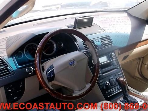 Used 2011 Volvo XC90 V8 image 7
