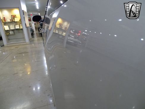 Used 2011 Cadillac Escalade ESV Premium image 14