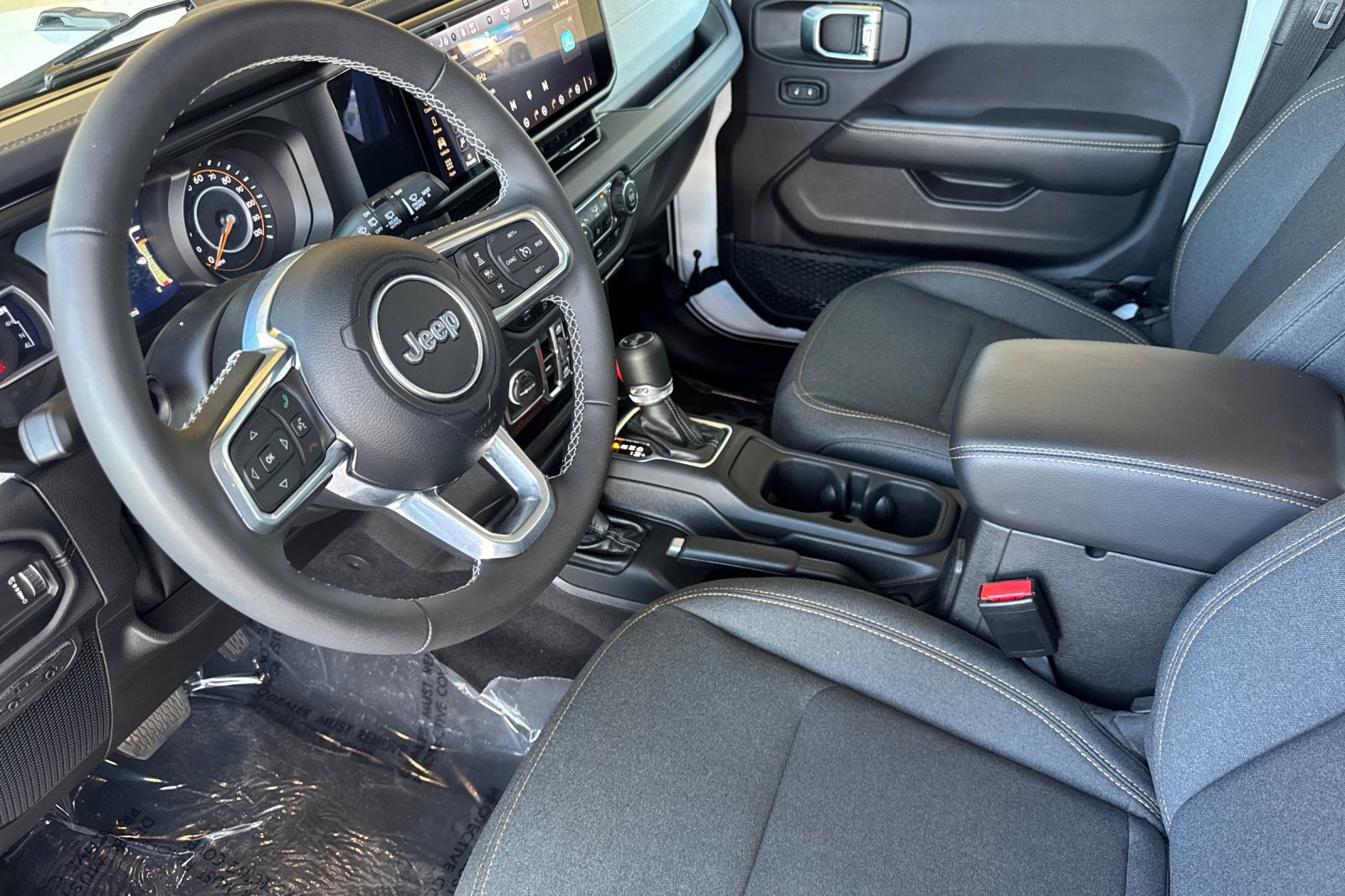 Used 2025 Jeep Wrangler Unlimited Sahara AWD/4WD image 10