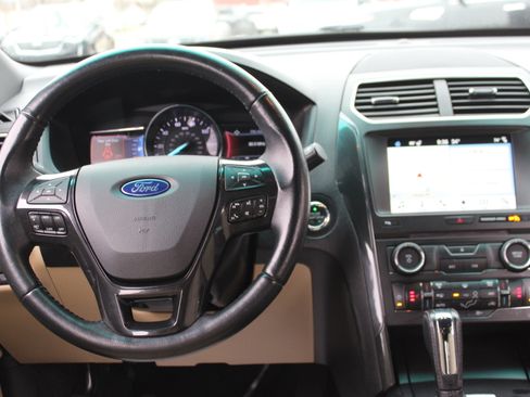 Used 2017 Ford Explorer XLT w/ Equipment Group 202A image 23