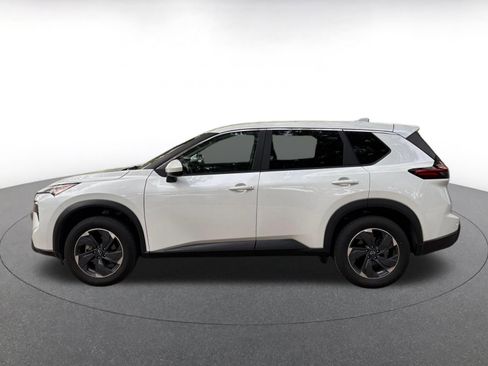 Used 2025 Nissan Rogue SV FWD image 4