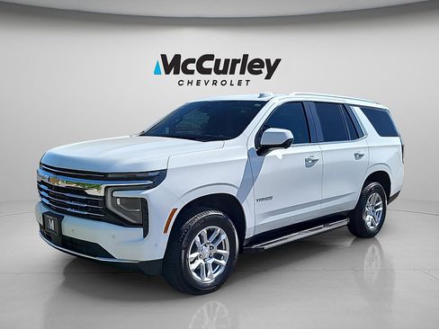 Used 2025 Chevrolet Tahoe LT AWD/4WD image 3