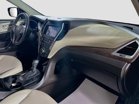 Used 2018 Hyundai Santa Fe Sport image 29