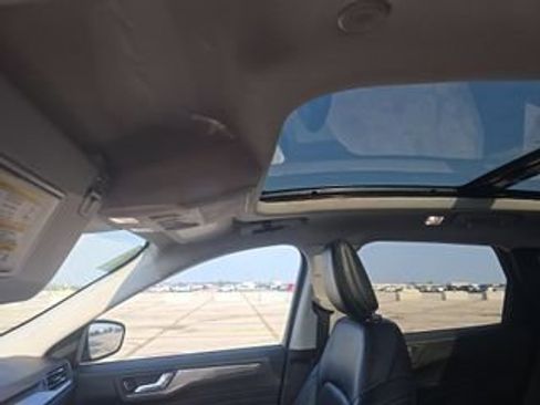 Used 2021 Ford Escape Titanium AWD/4WD image 7