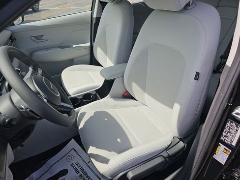 Used 2024 Hyundai Kona SE FWD image 19