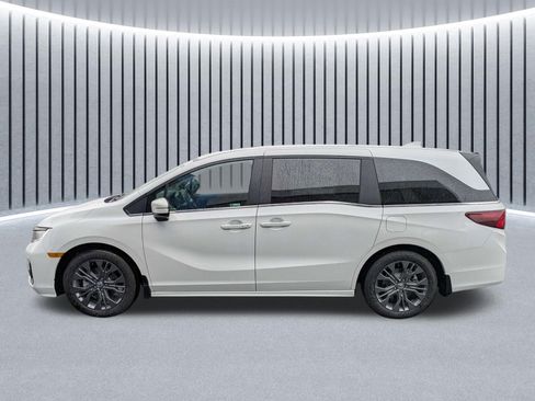 New 2026 Honda Odyssey Touring image 10