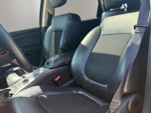Used 2017 Dodge Journey Crossroad FWD image 11
