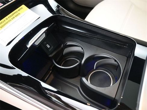 New 2026 Mercedes-Benz GLC 300 image 9