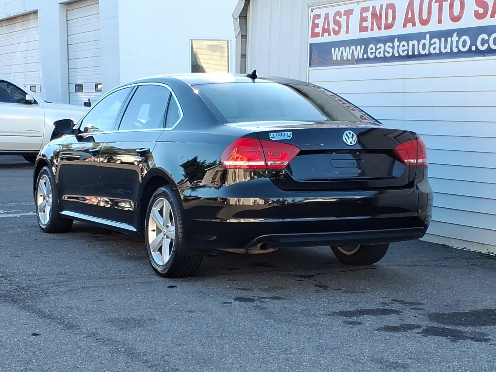 Used 2015 Volkswagen Passat 1.8T Limited Edition FWD image 3