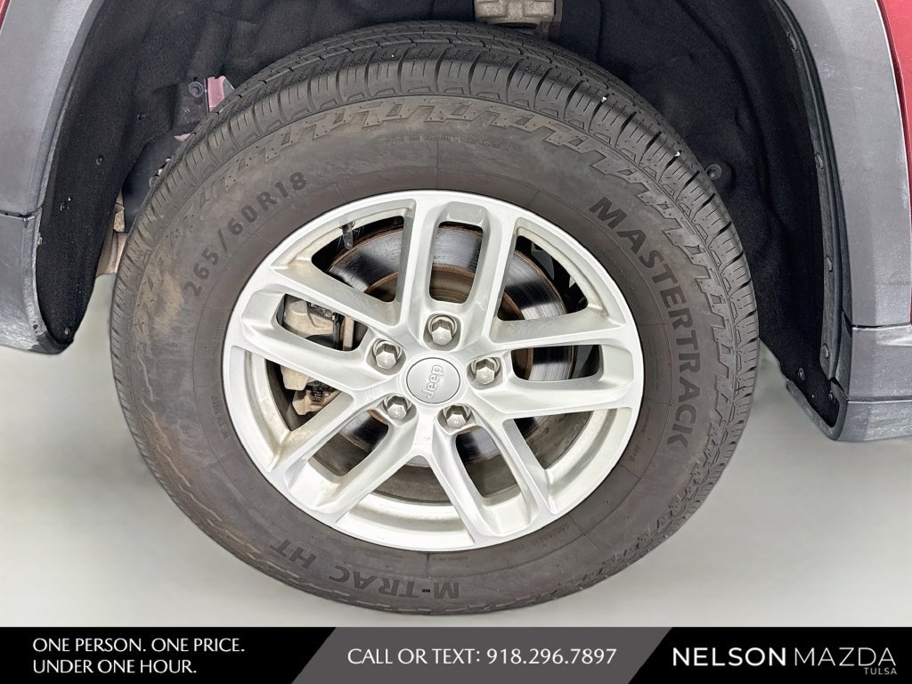 Used 2023 Jeep Grand Cherokee L Laredo AWD/4WD image 10
