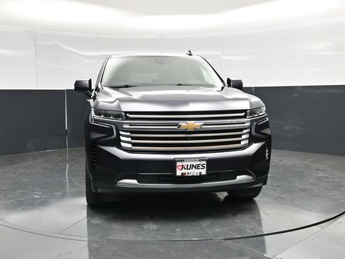 Used 2022 Chevrolet Tahoe High Country w/ Premium Package 2 AWD/4WD image 4