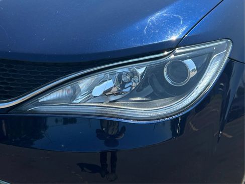 Used 2018 Chrysler Pacifica Limited w/ Advanced Safetytec Group FWD image 33