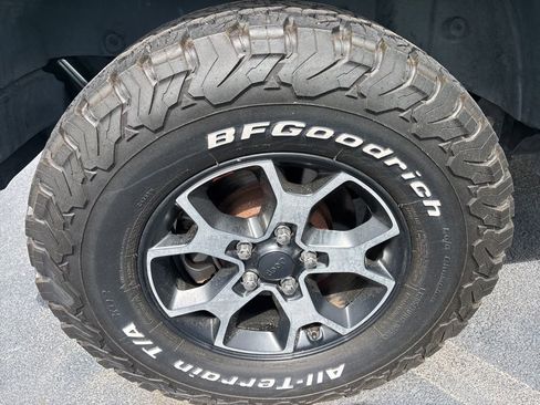 Used 2018 Jeep Wrangler Unlimited Rubicon AWD/4WD image 16