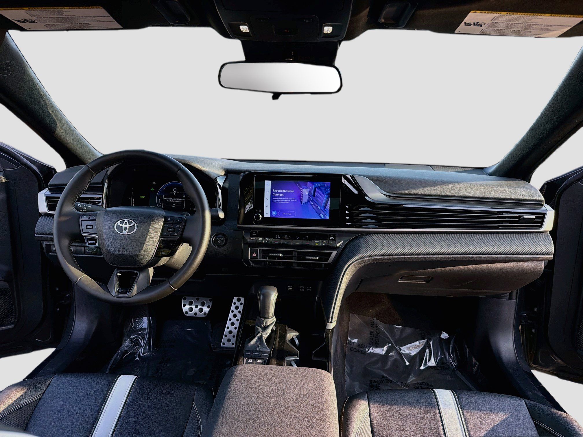 Used 2025 Toyota Camry SE FWD image 9