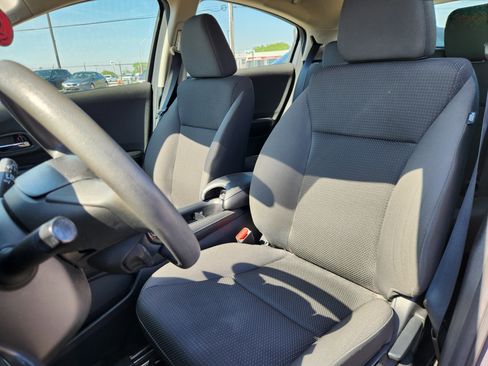 Used 2019 Honda HR-V LX image 5