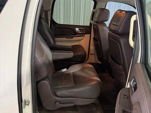 Used 2012 Cadillac Escalade ESV Platinum AWD/4WD image 27