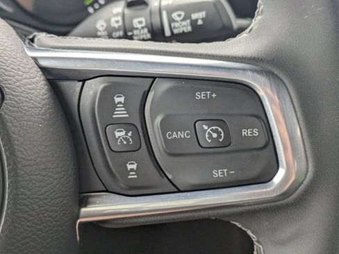 Used 2025 Jeep Wrangler Unlimited Sahara w/ Safety Group AWD/4WD image 14