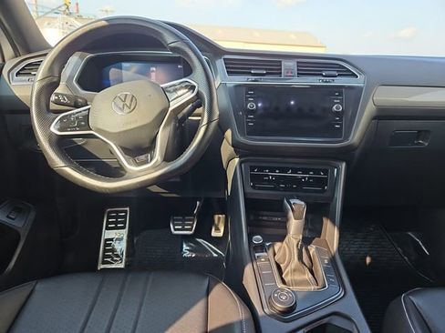 Used 2022 Volkswagen Tiguan SE R-Line image 45